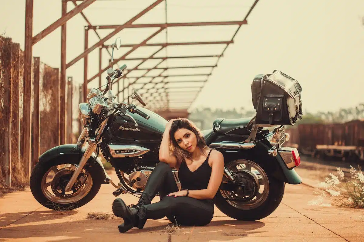 femme  moto