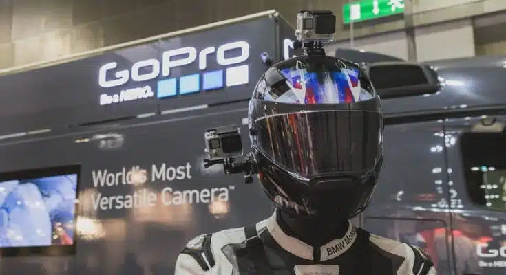 Comment réaliser des vidéos de qualité avec une caméra embarquée pour moto