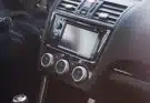 désactiver le code autoradio avec une plaque d’immatriculation